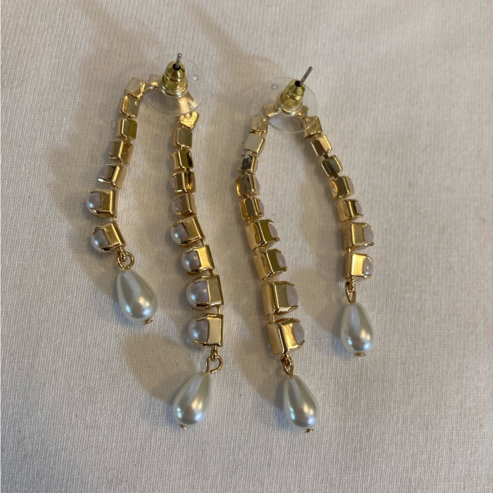 Drippy Vintage Pierced Earrings with Faux Pearls - Picture 6 of 6